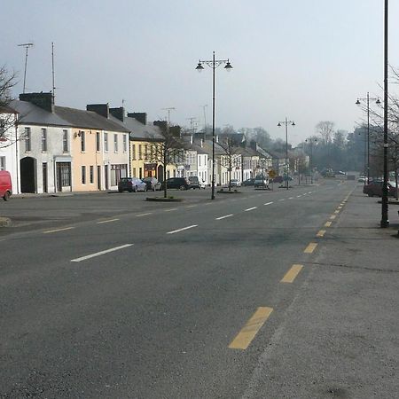 Inviting 4-Bed House In Strokestown Vila Exterior foto