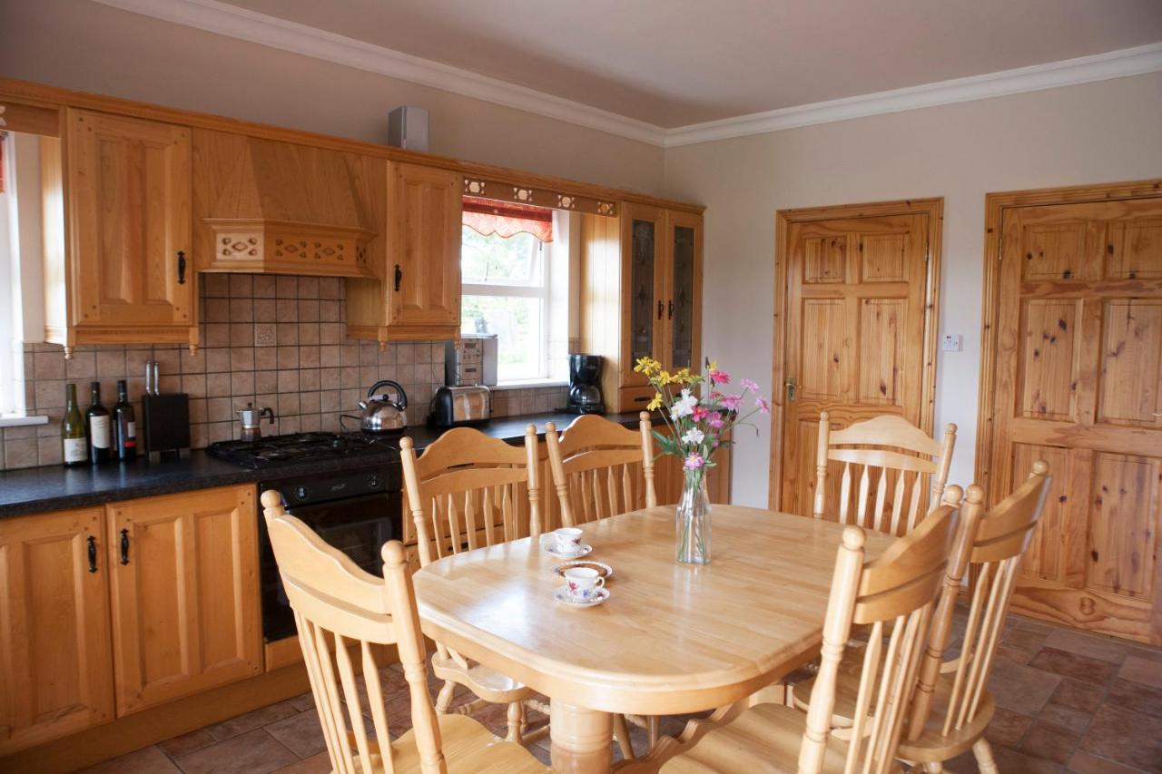 Inviting 4-Bed House In Strokestown Vila Exterior foto