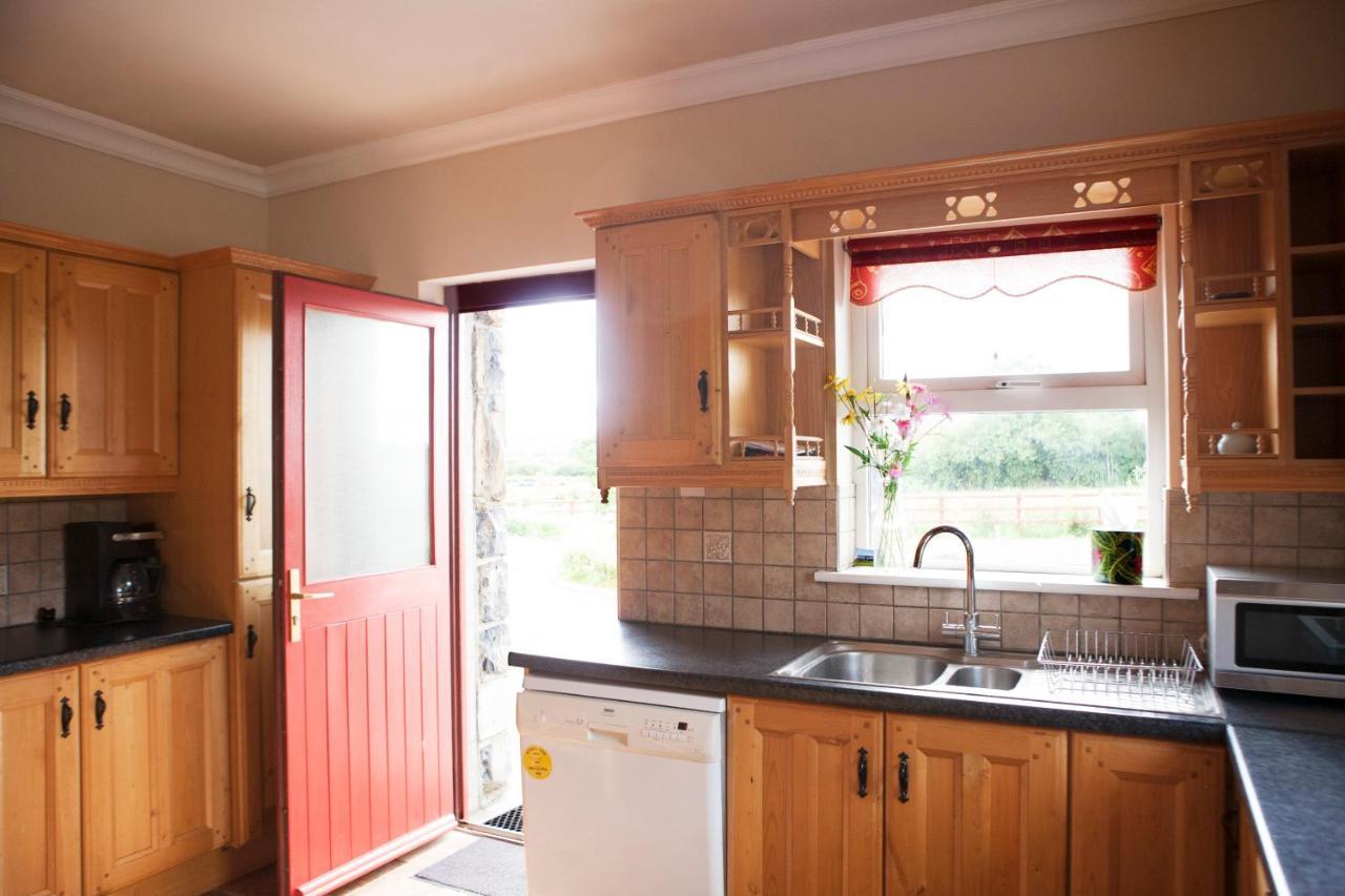 Inviting 4-Bed House In Strokestown Vila Exterior foto